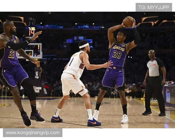 东詹合砍65分引领球队取大胜