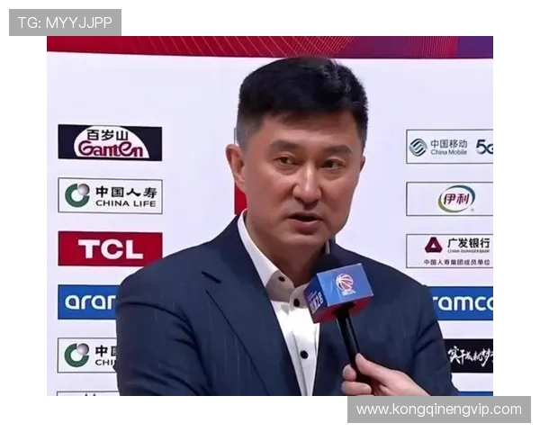 杜锋致敬四川队为热爱逆境拼搏